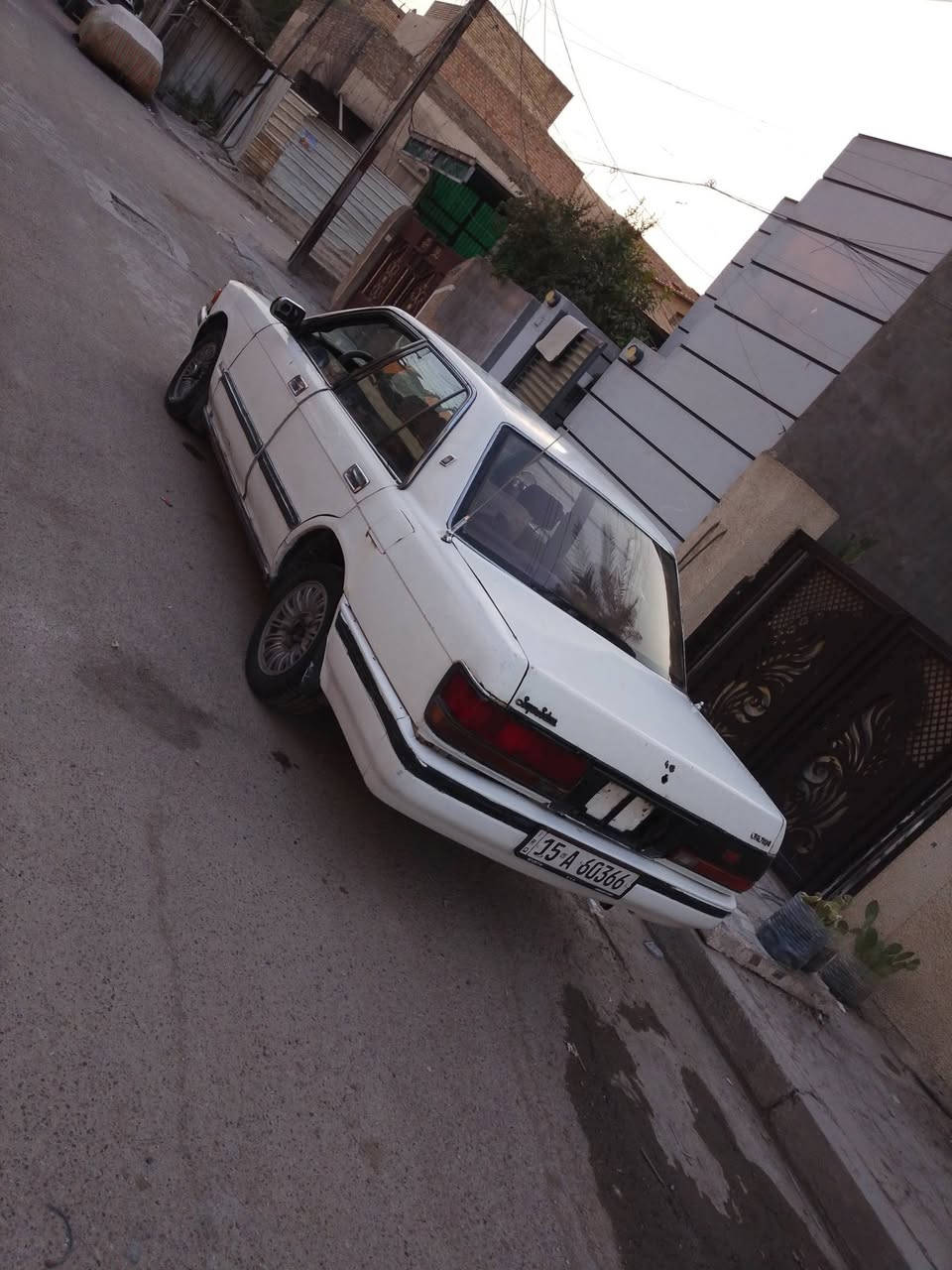 السلام عليكم سيدان موديل 90 للبيع عنواني بغداد البياع سعر 27 رقم الهاتف***********
