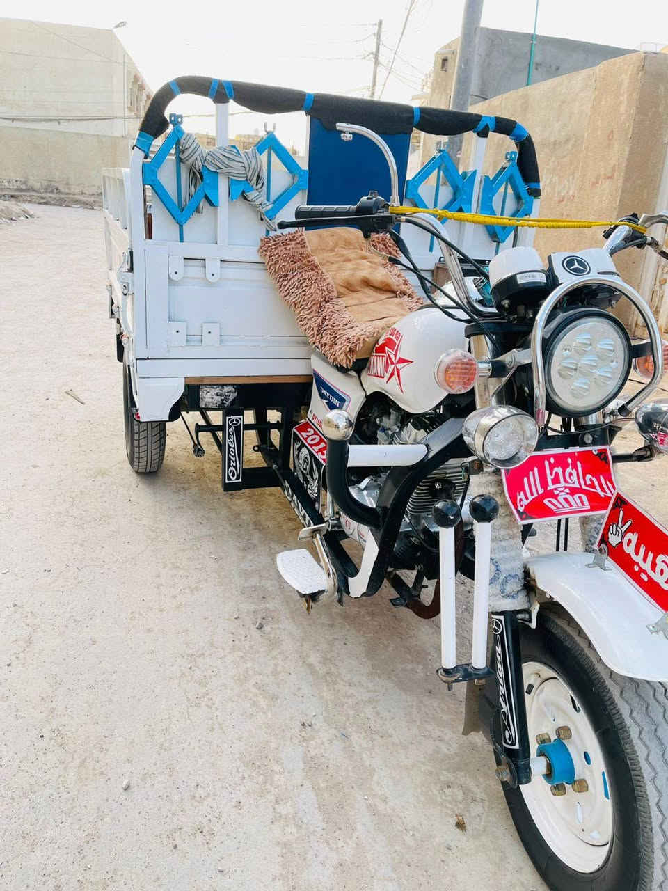 سلام عليكم ستوته للبيع موديل 15 تعمير كله جديد اوراق اصولي ستوته جاهزه ربع ما ذب عليهه مكفوله محرك برغي ما مفتوح مكان شطره الشراي يتصل على الرقم *********** والمو شراي لا يكسر حلال العالم (2250)وبيه مجال
