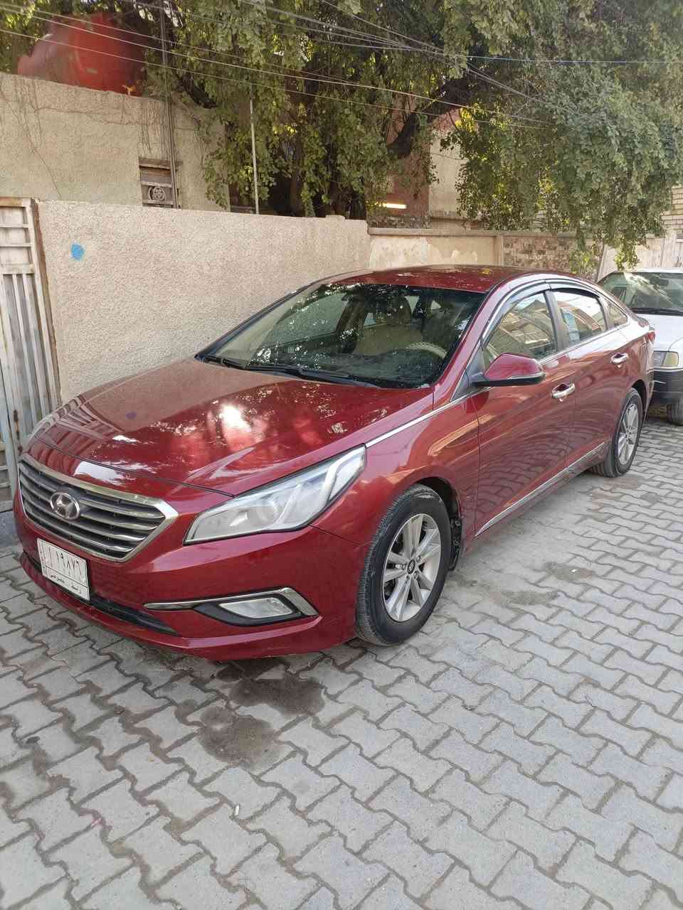 سوناتا خليجي موديل ٢٠١٥ رقم واسط سنوية ساقطة عليها غرامة تنكص من فلوسها بيها صبغ
انضريت بيدي بدلت جاملغ وبنيد رايدها ١١٥ مكينة ٢٠٠٠ دوش مكاني البنوك 
هاتف ***********
