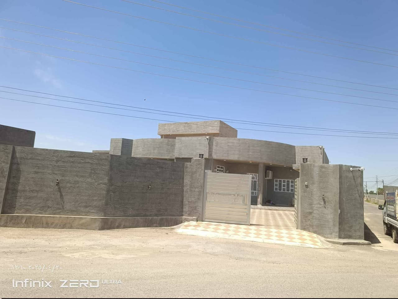 قبل وبعد صباغ حجي علي لقيسي.   بتك رمادي كادر فهد مظهر صباغ‏‪***********‬‏
