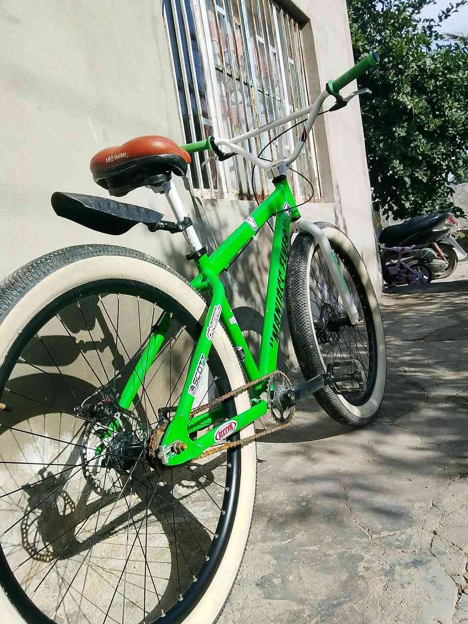 السلام عليكم للبيع السعر 175العنوان اسويب باسكل BMXحجم 27 ونص رقمي واساب *********** تعال خاص وتدلل😀
