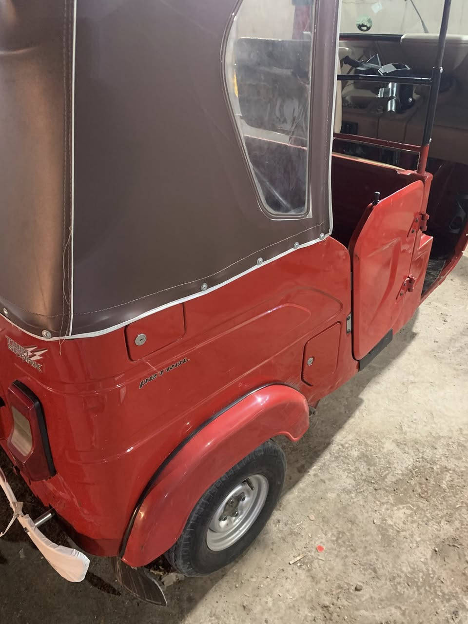 اسلام عليكم تكتك للبيع مديل 2023 شهر ل12 اوراق لعلوان مدينه الصدر الارفلي لسعر 9/800 وبيهه مجال ***********
