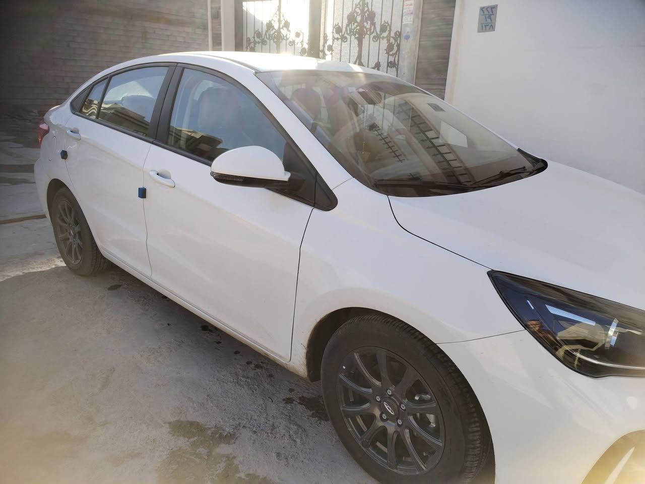 السلام عليكم
اريزو 5 موديل 2025 
السعر 110 ورقات البيع نقدا فقط  
السيارة ماشية 3900 كيلو فقط بعد الدهن ما اتبدل اول مرة السيارة بالضمان 200000 الف أو ست سنوات أيهما أقرب
المواصفات نص فول  تحكم جهتين حساسات اتو هولد هند بريك دكمة اربع دسك ويل كب لد نهاري
السيارة بعدها على الوكالة بدون اي ضرر كير مكينة شرط  فقط هناك شخط خفيف جدا بالدعامية الخلفية وموجود بالصور
للاستفسار الاتصال على الرقم ***********
