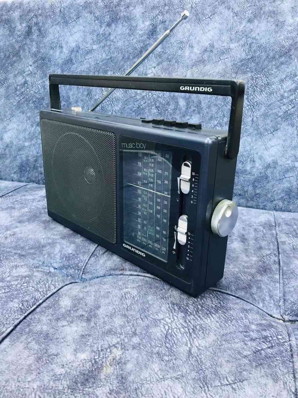 للبيع 📻
راديو  من شركة كرونديك 
نظافة الجهاز  100 💯 
نظام الراديو FM / MW / SW1/ SW2/ LW 
عرض الجهاز 31 سم 
كهرباء  220 V  + بطاريات عدد 4 كبير 
للاستفسار اكثر مراسلة الصفحة 
وات ساب *********** اتصال ☎️
