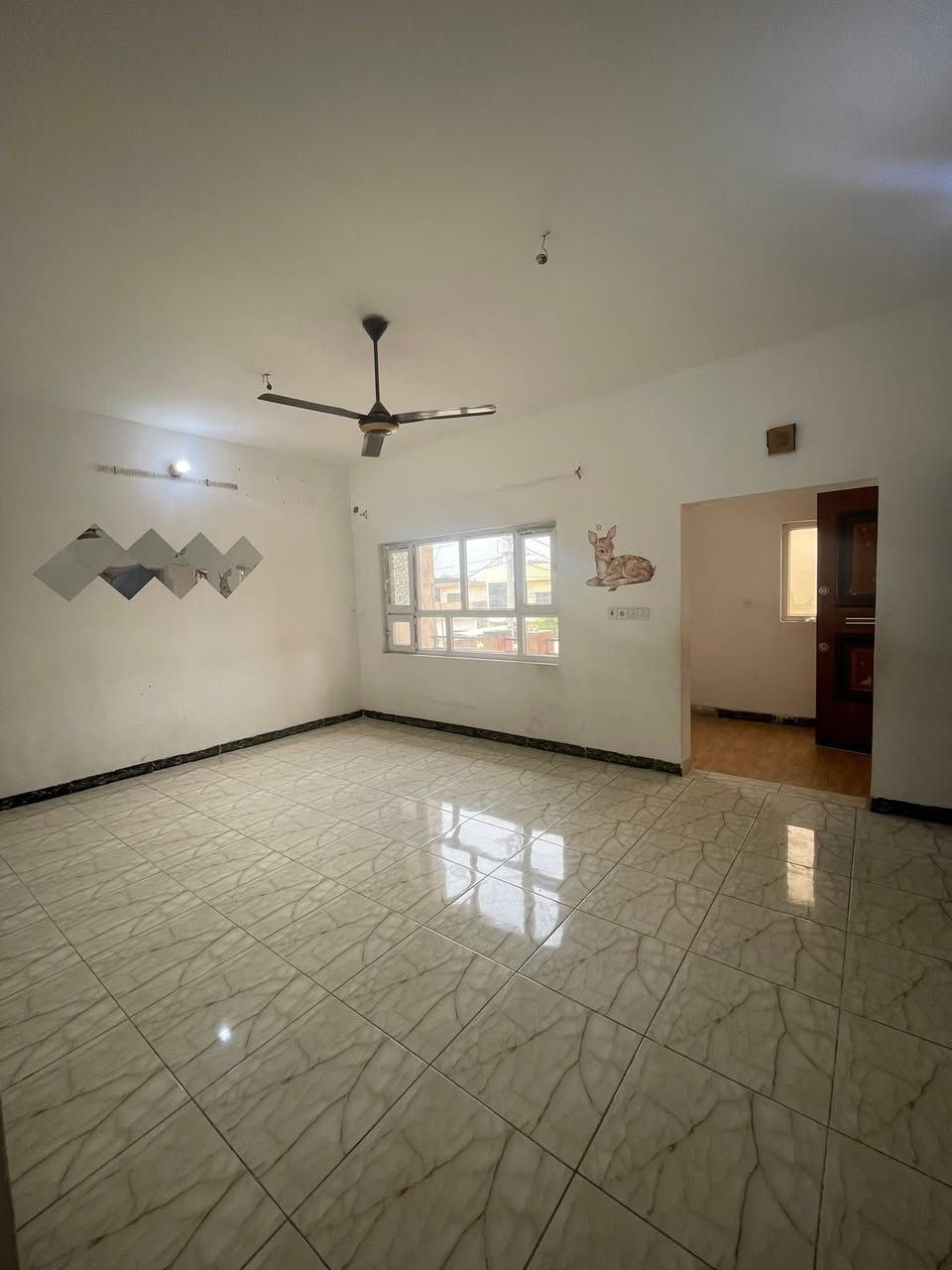 مشتمل طابق ثاني  للايجار بناء نظيف شارع ٢٠ متر 🏡🟠

🟠#الموقع : حي الاسرى والمفقودين 

🟠#المسـاحة :150 متر 

 التفاصيل   
غرفتين نوم وصاله ومطبخ وصحيات وكراج سياره 
——————————————————ا 
⚜️بأمكانكم عرض عقارتكم لدينا سواء كانت #بيــع أو #أستثـمار 
 
مكتبـــ جنــة عدن  

للاستثمار والتطوير العقاري معكم نحو الافضل للإستفسار
يمكنكم مراسلة الصفحة 

اوالاتصال بالأرقام التأليه 
*********** 
***********

عنوان المكتب (كركوك - عدن سايدين  الجنسيه والجوازات عماره البحرين
