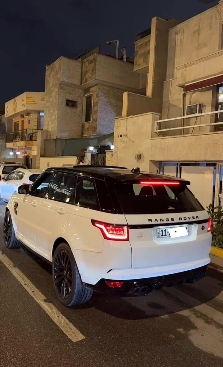 السلام عليكم 
رانج SVRخليجي سردار 
2017سياره مغلفه PPF
ماشيه60مكفوله وجديده ومابيها اي نقص 
كير محرك مكفول من الفتح ولتبديل كفاله عامه
مكانه بغداد 
السعر35 وبيه مجال 
***********
