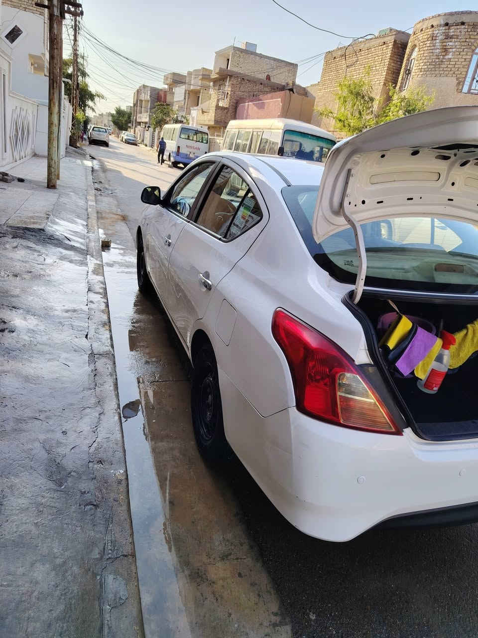 السلام عليكم
سني موديل 2020 رقم اربيل بأسمي ضرر باب السايق مصبوغ وجاملغ خلفي ايمن معدل بارد ومصبوغ مكينه وكير وتدفئه وتبريد كفاله السعر 97 وبيهه مجال مكاني الثعالبه الثانيه وره سيطرة الشعب القديمه 
***********
