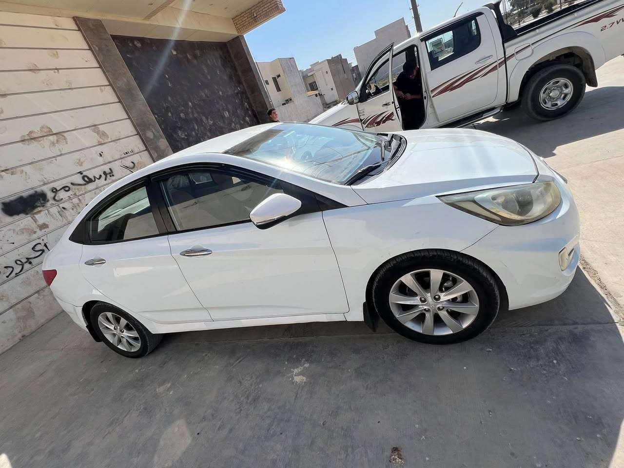 سلام عليكم 
بيع فقط هونداي اكسنت 2013 خليجي رقم أربيل شرط التحويل 
محرك 1600 دوش مكفول كير اوتماتيك مكفول حداديه تبريد شغال ويلكب 16 بلادي داخل لونين غرفه نضيفه 
صبغ مكانات ابيع حزام مكاني سامراء 
السعر 75 بيها مجال للشراي 
***********

