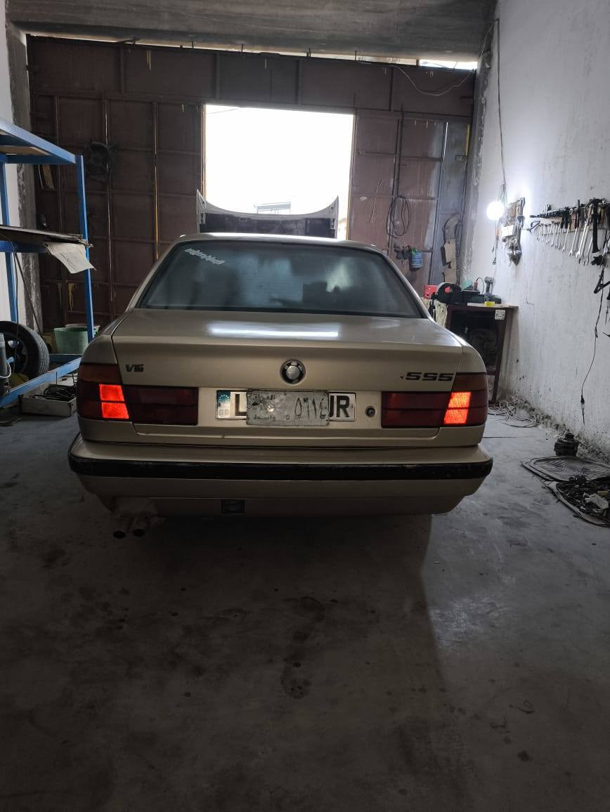 السلام عليكم ورحمة الله وبركاته من رخصت مدير الكروب سيارة بي ام حجم525 رقم واسط دولي سنويه تنتهي ٢٩ السعر ٣٥ العنوان البصره كافة التفاصيل واتس رقمي ***********
