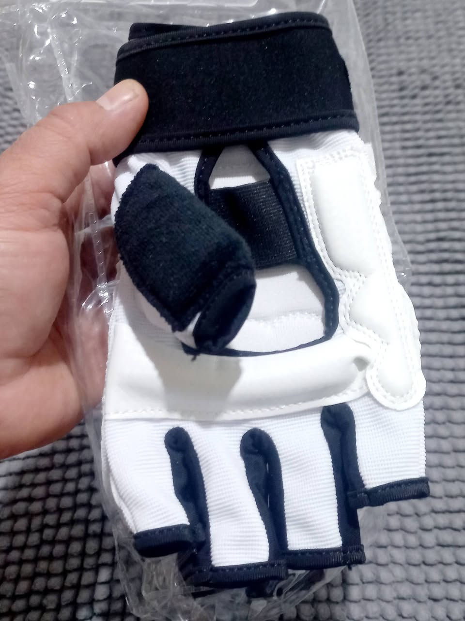 كفوف تدريب قتالية ب٥


**إذا كنت صاحب هذا الإعلان وتريد حذفه لأي سبب، رجاءا أرسل رسالة إلى الدعم الفني**