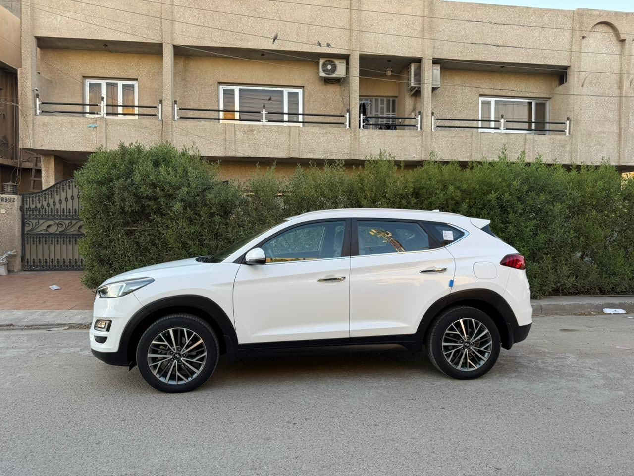 السلام عليكم توسان 2020 خليجي وكاله الكاصد مكفوله كفاله عامه السياره جديده من الزيرو عل أيد وحده  كير مكينه صدر تبريد تخم تاير كله جديد م *********** مكاني بغداد الكرخ ممتواجد عل فيس
