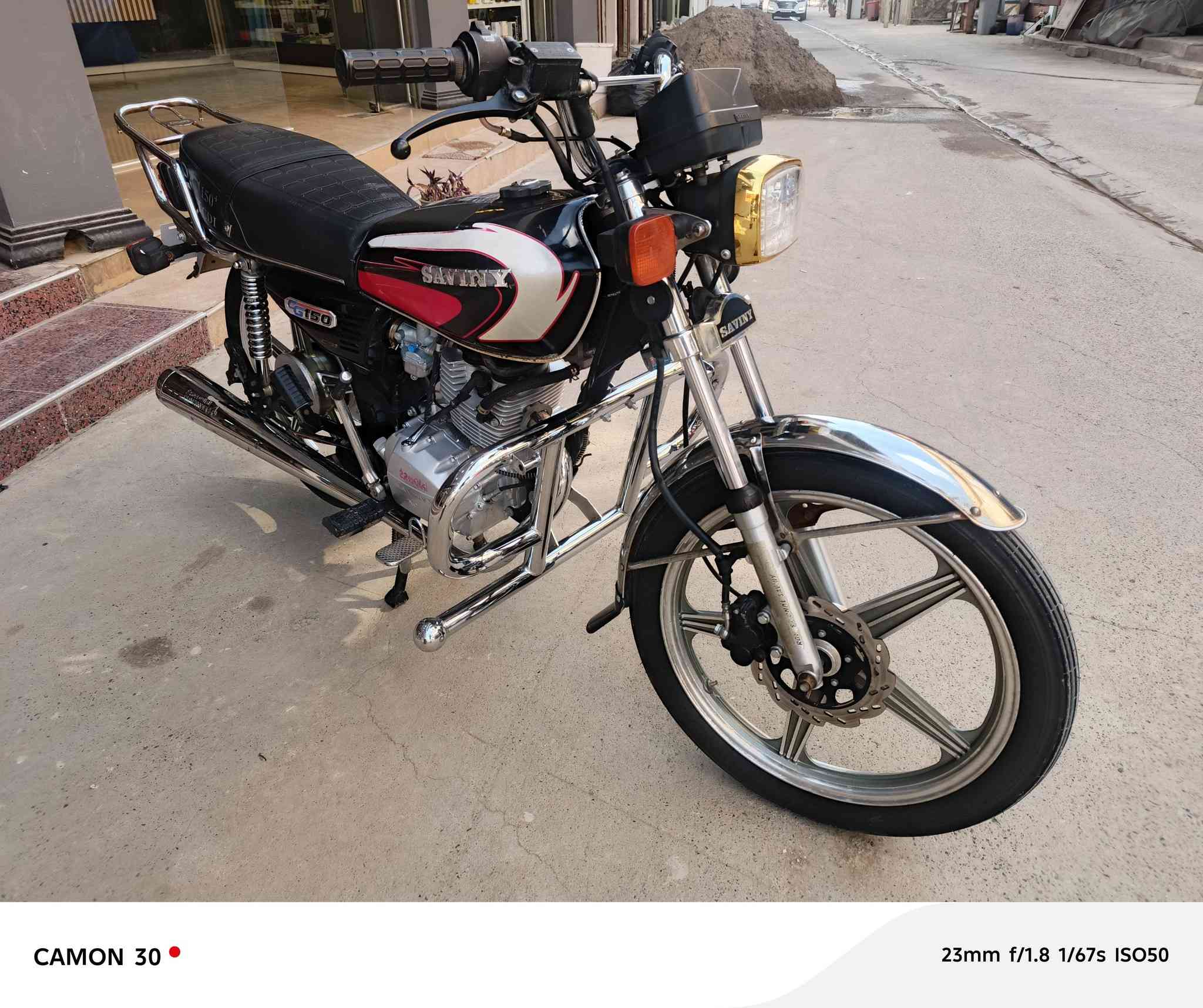 ماطور سافاني للبيع
منفيس موجود الماطور ما يعوزلو شي نضيف
***********
