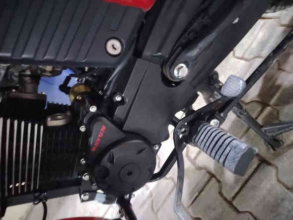 السلام عليكم دراجة دايوان نفخ محرك 200 ماشيه ٣ الاف حقيقه دراجه كلش حلوه ١٤٠٠ وبيها مجال مكاني بغداد أوراق كامله بس سكنر
وتساب ***********
