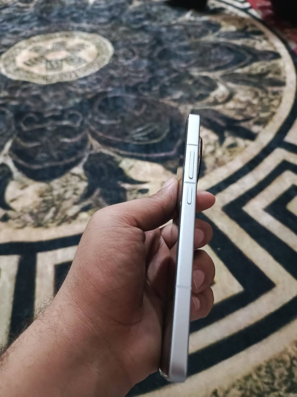 السلام عليكم... مراوس فقط مع اس ٢٤ الترا + فرق حسب الاتفاق ...
بوكو اف 7 برو...
كامل ملحقات (علبة + شاحن 90 واط +3كفرات)
مستخدم نظيف 90 ٪... 

بي فقط صدعة بالطرف مال الشاصي ما مأثرة عليه بأي شي...

بطارية 97٪...
مكاني بصرة.. ***********
