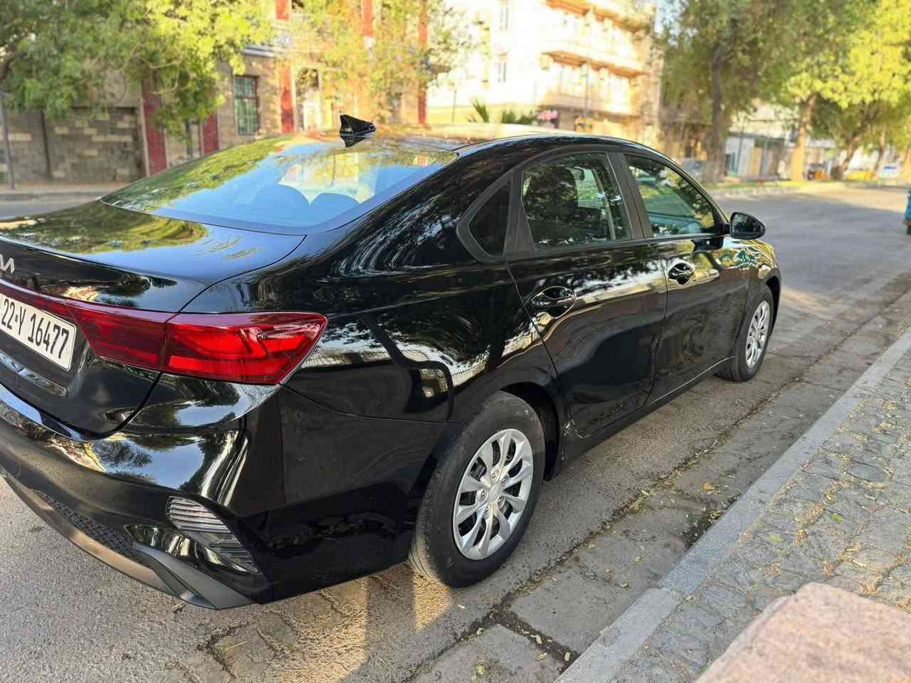 سلام عليكم فورتي ٢٠٢٣ماشيه ٦٤الف
مواصفاتها 
تحكم ستيرن تحديد مسار تثبيت سرعه ثلاث وضعيات قياده شاشه كبيره كامره دواره رادار أمامي توقف شبه ذاتي عند اقتراب الجسام الحادث جاملغ اليسر مبدل بدون ارباك بدون دواخل سونار موجود بل منشور
بغداد الدوره السعر ١٥٨ بيها مجال بسيط 
الرقم ***********
