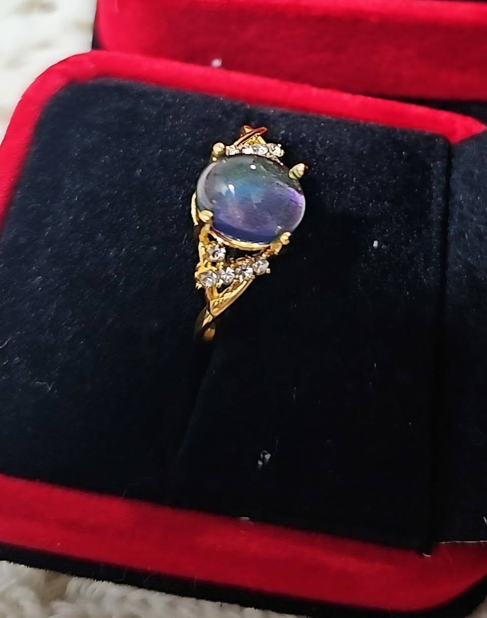 محبس "المزاج" النسائي - الأناقة التي تتحدث عن مشاعرك
هل تبحثين عن قطعة فريدة تميزج؟ أو تريد تقدم هدية "نادرة" ومختلفة؟
نقدم لكم المحبس الملكي الذي يتغير لونه تلقائياً حسب درجة حرارة الجسم وحالتكِ النفسية!

​✨ لماذا تختارين هذا المحبس؟

​🥇 الجودة: مطلي بذهب عيار 21 (لمعة دائمة ومظهر ذهب حقيقي).

​📏 القياس: "فري سايز" (قابل للتعديل ليناسب أي إصبع بكل سهولة).

​🎨 التكنولوجيا: يحتوي على فص ذكي يتدرج بين أكثر من 10 ألوان تعبر عن (الهدوء، الحب، السعادة، أو حتى التوتر).

​🎁 الهدية المثالية: قطعة "كشخة" ومميزة جداً للهدايا.

​💰 عرض خاص وحصري

​السعر: 10,000 دينار فقط!

​التوصيل: مجاني (Free) لجميع مناطق خانقين.


**إذا كنت صاحب هذا الإعلان وتريد حذفه لأي سبب، رجاءا أرسل رسالة إلى الدعم الفني**