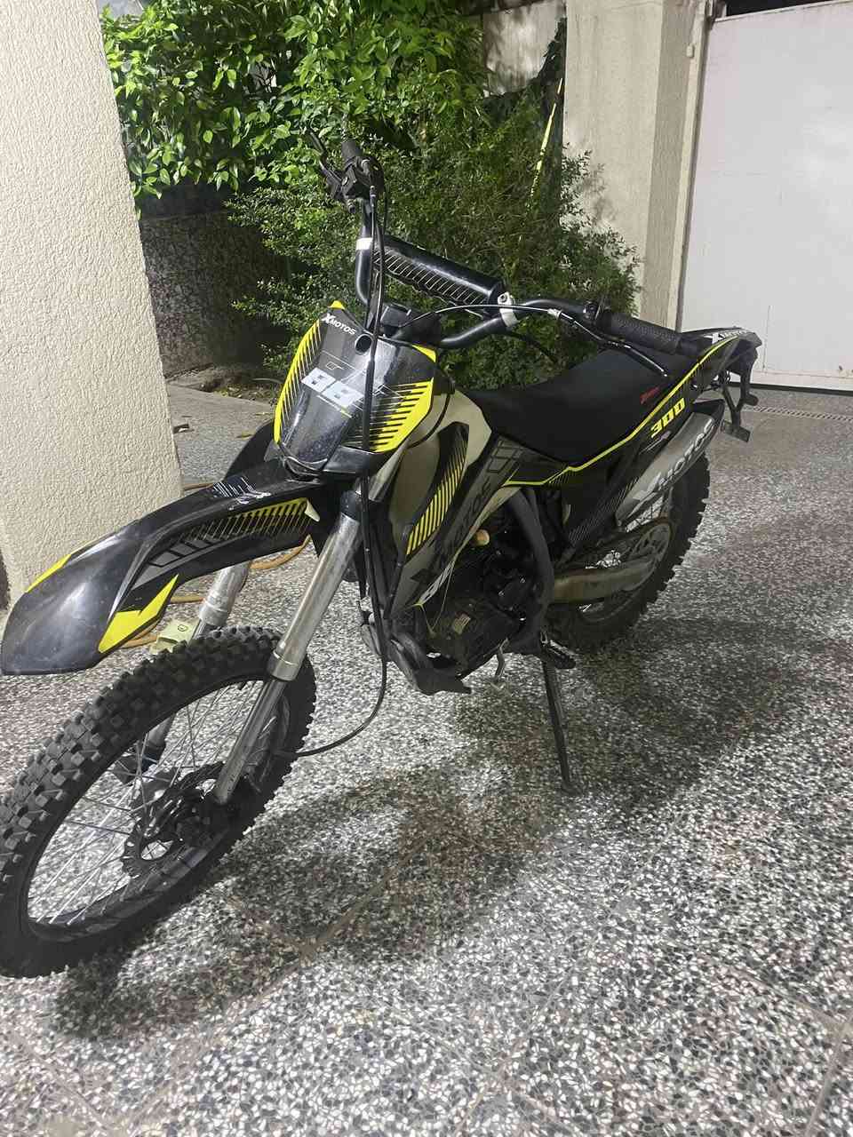 سلام عليكم دراجه قفاز للبيع مكينه وكير مكفولات دراجه كامله مكمله نكره بكل وقت طيران شلعه معدل رقم أربيل للبيع او المراوس بدراجه ناشفه بدون نطايح فدوى سعر خاص مكاني بغداد الغزاليه او شعلهً رقمي ***********
