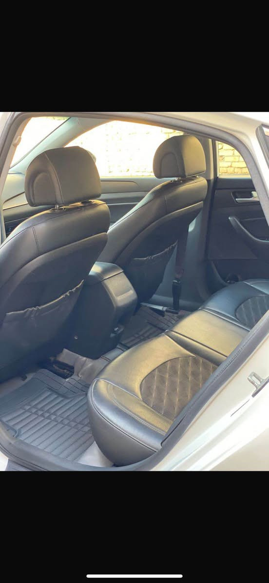 السلام عليكم 
سوناتا ٢٠١٥ امريكي ماشية ٨٢ 
رقم بابل انكلزي باسمي بصمة كشنات جلد
كشن كهربائي مكينة 2400 مكانه كربلاء
الاستفسار
*********** كربلاء, العراق
