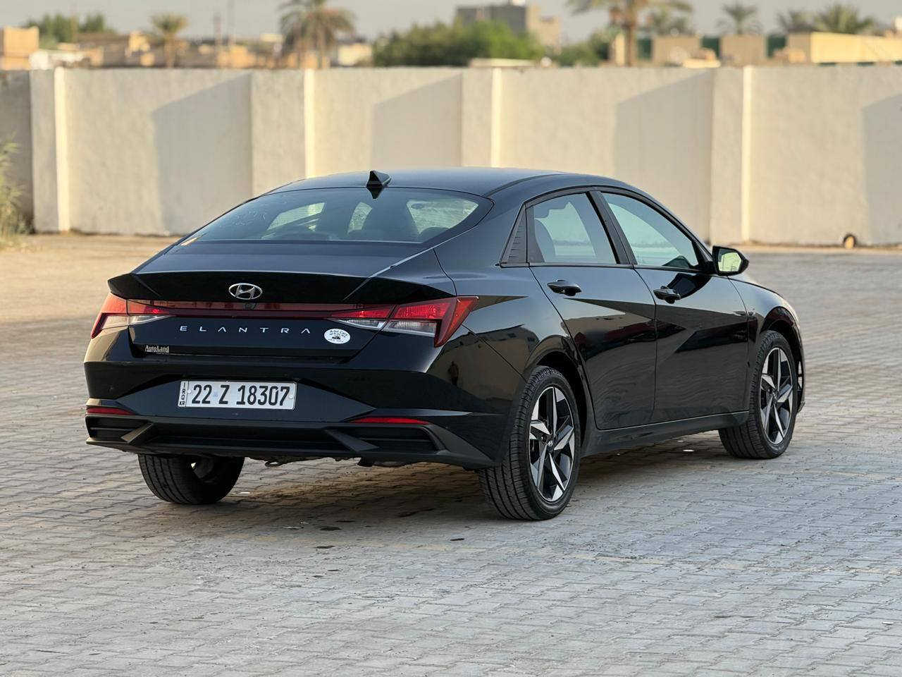 ***********
للبيع 

النترا وارد امريكي موديل 2023

حادث جانبي بابين جهة اليمين يعني قطعتين صبغ فقط 

باقي السيارة مكفولة من الصبغ 

سعر 155 ورقة 

حجم محرك 2000 دوش

بصمة تشغيل وابواب وتشغيل عن بعد 

شاشة ديجتال متصل وكامرة دوارة

لايت زينون عالي ناصي منضومه اصلية

هاند بريك بصمة 

تليفون 📱 شاحن وايرلس

تبريد شاشة منفصل

هيتر بالكشنات

سيارة جديدة تخم تاير جديد ماشية 26

رقم اربيل الجديد وكالة او تحويل حاظر 

***********

مكان السيارة بغداد الكرخ قرب شارع مطار بغداد الدولي
