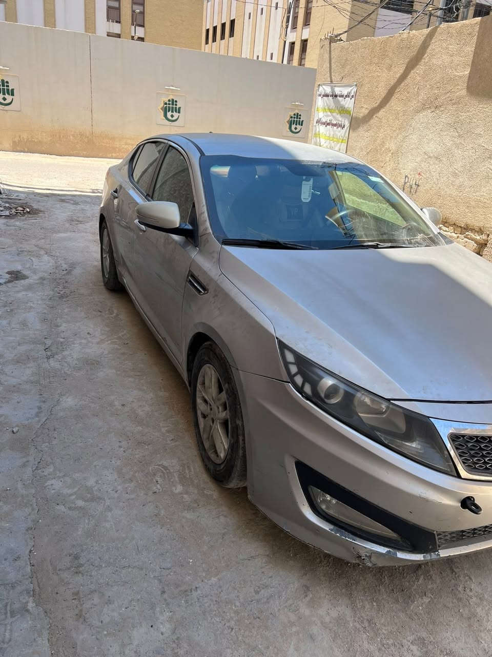 كيا أوبتما موديل 2013 وارد أمريكي ضربتها خفيفه من الجانب الأمامي للسائق  . السياره بحاله جيده تحتوي على كاميرا خلفيه مع شاشه ذكيه ، بلوتوث ، دواخلها نظيفه،  تبريد
السياره خصوصي واستخدام شخصي والسنوية غير منتهيه جاهزه للتحويل  . عيوبها محرك مجفت 
السعر المطلوب 110$ وبيها مجال للشراي
العنوان :كربلاء 
رقم التلفون : ***********
