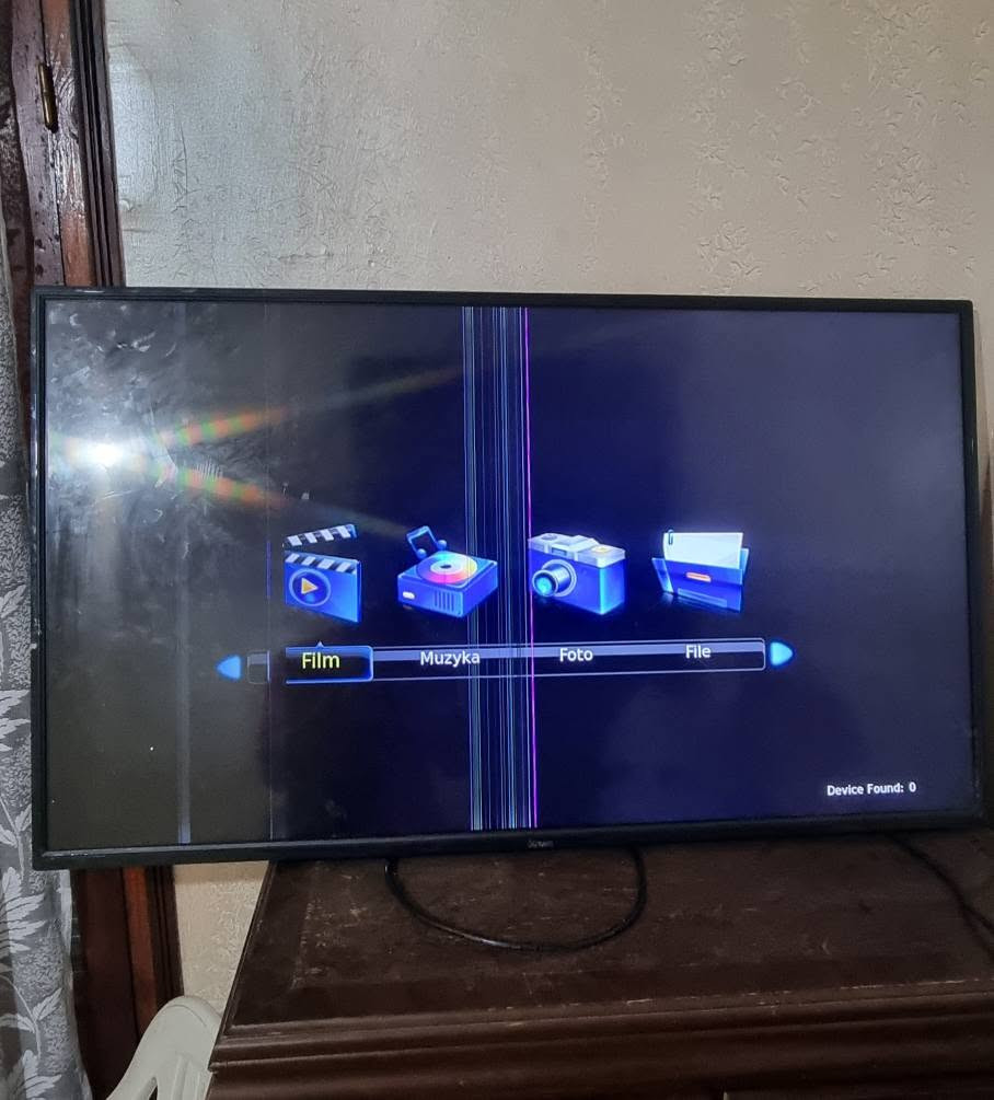Téléviseur Stream 52 pouces à

vendre. Il est en bon état de fonctionnement. Le seul défaut est la présence de lignes verticales sur l'écran. Malgré cela, il est tout à fait possible de regarder la télévision normalement بئر الجير, الجزائر


**إذا كنت صاحب هذا الإعلان وتريد حذفه لأي سبب، رجاءا أرسل رسالة إلى الدعم الفني**