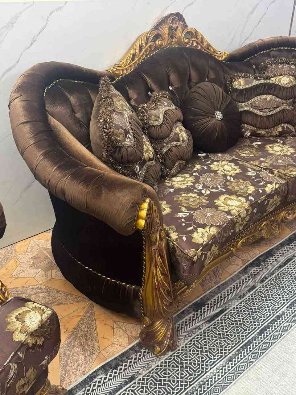 تخم زان تركي ١٠ مقعد اخو الجديد فخم جدا وراقي اسفنج ضغط عالي *********** بغداد, العراق
