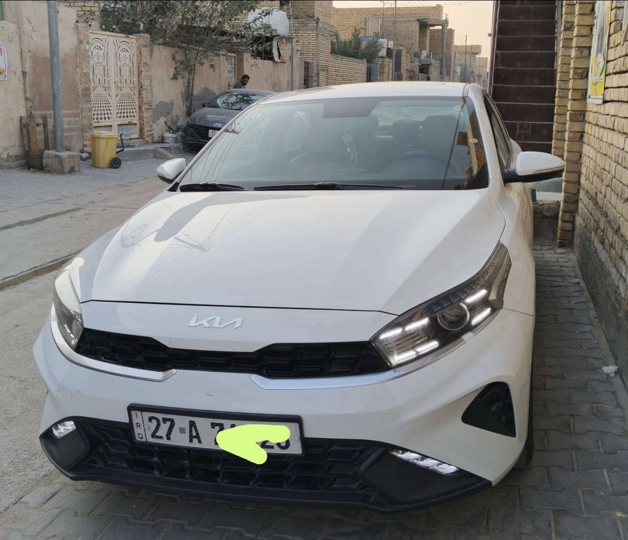 السلام عليكم
سيراتو.  للبيع     23   خليجي
محرك.   1600
فول مواصفات
فتحه سلايت
مري شفط 
تحكم ستيرن. 
حساسات 
دواخل بيجي
ماشيه 27
رقم ذي قار بااسمي

السعر 165   
ناصريه مركز

الرقم ***********
بي خط و بي واتساب
