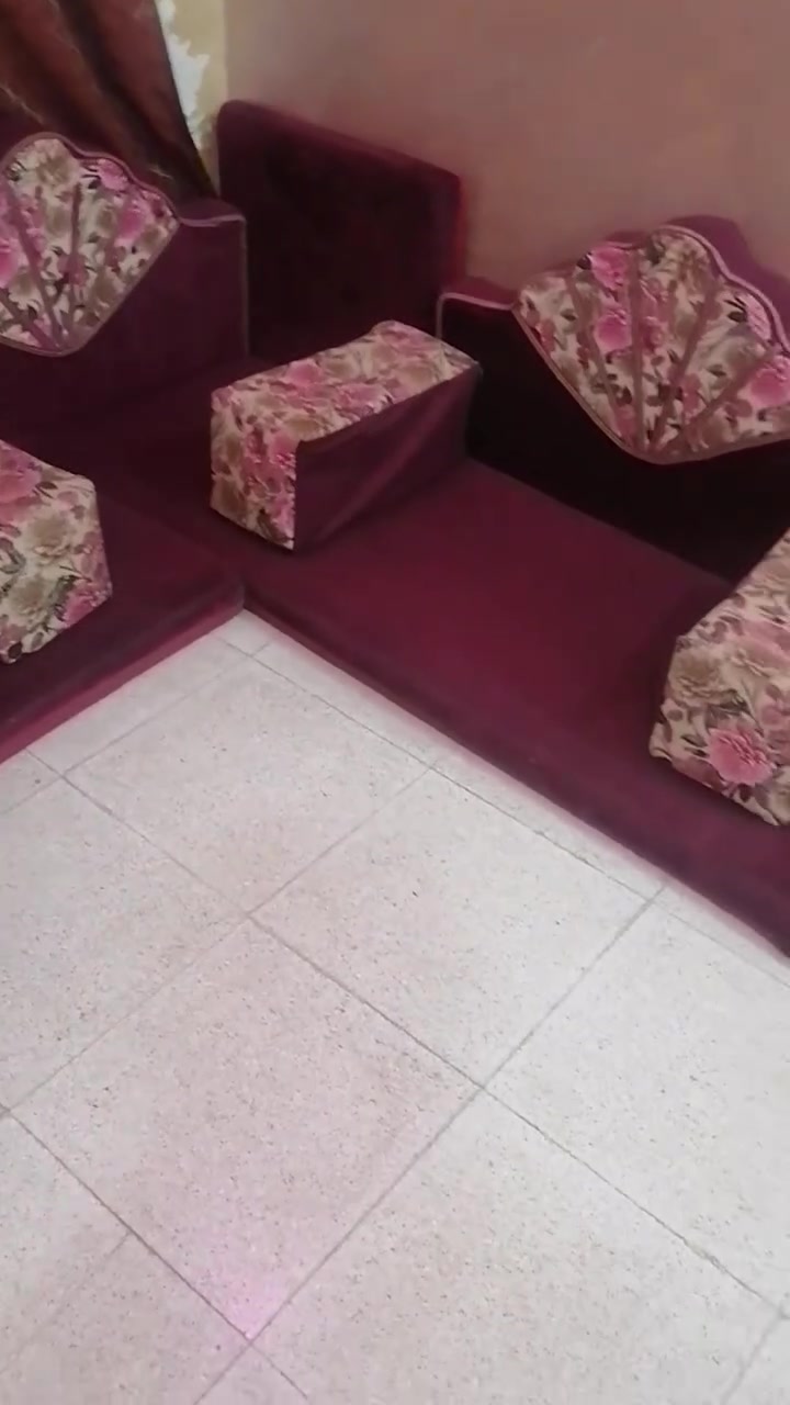 السلام عليكم
جلسه ايرانيه مضغوط يعني ما ينزل
١٦ متر نضيفه رقم موبايل ***********
