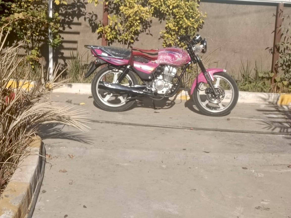 سلام عليكم دراجه لبيع دايون عضم موديل 22 كلك مكفوله من سرقه السعر 600 وبيه مجال للطيبين الرقم ***********
