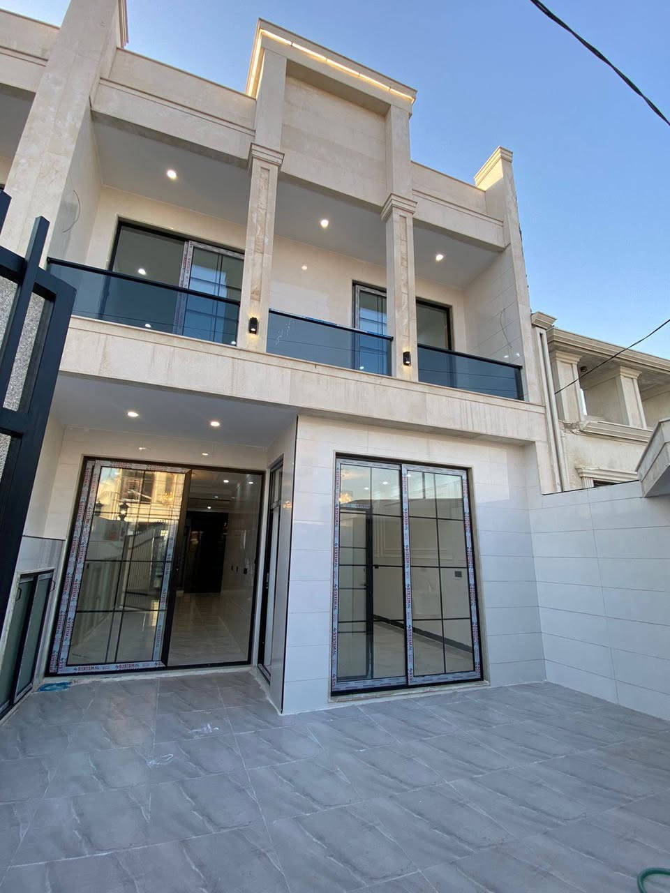 #عقارات_ابو_وسام 
🔸سند طابو يتسجل بإسم اي عراقي
📍أربيل- 4 وحدات سكنيه لبيع حي 8حساروك قرب شارع كورنيش 
➖مساحة كل بيت 125M طابقين 
يتكون⤵️
➖4غرف نوم 
➖استقبال-صاله-مطبخ-مجموعه صحيات-كراج

📸 السعر والصورة متوفرة على قناتنا الرسمية في التليكرام 👇
🔗 https://t.me/Hassanabowissam
تابعنا الان وشوف احدث العقارات يوميا ع الصفحه الرسميه في فيسبوك
🔗https://www.facebook.com/share/1FHZ1d86H9/

📞 تواصل مباشر واتساب أو اتصال:
📱 ***********
📱 ***********

#عقارات_اربيل #شقق_للبيع_اربيل #بيو_لبيع_اربيل  #فلل_للبيع_اربيل #مجمعات_سكنية_اربيل
 #عقارات_كردستان  
#استثمار_عقاري_اربيل #عقارات_بغداد_سليمانية_اربيل  #عقارات_شمال_العراق  

⬅️ الأسعار والصور داخل القناة… لا تفوّت الفرصة

تابعنا الان وشوف احدث العقارات يوميا 🏘️
🔗https://t.me/Hassanabowissam

7 دفتر
