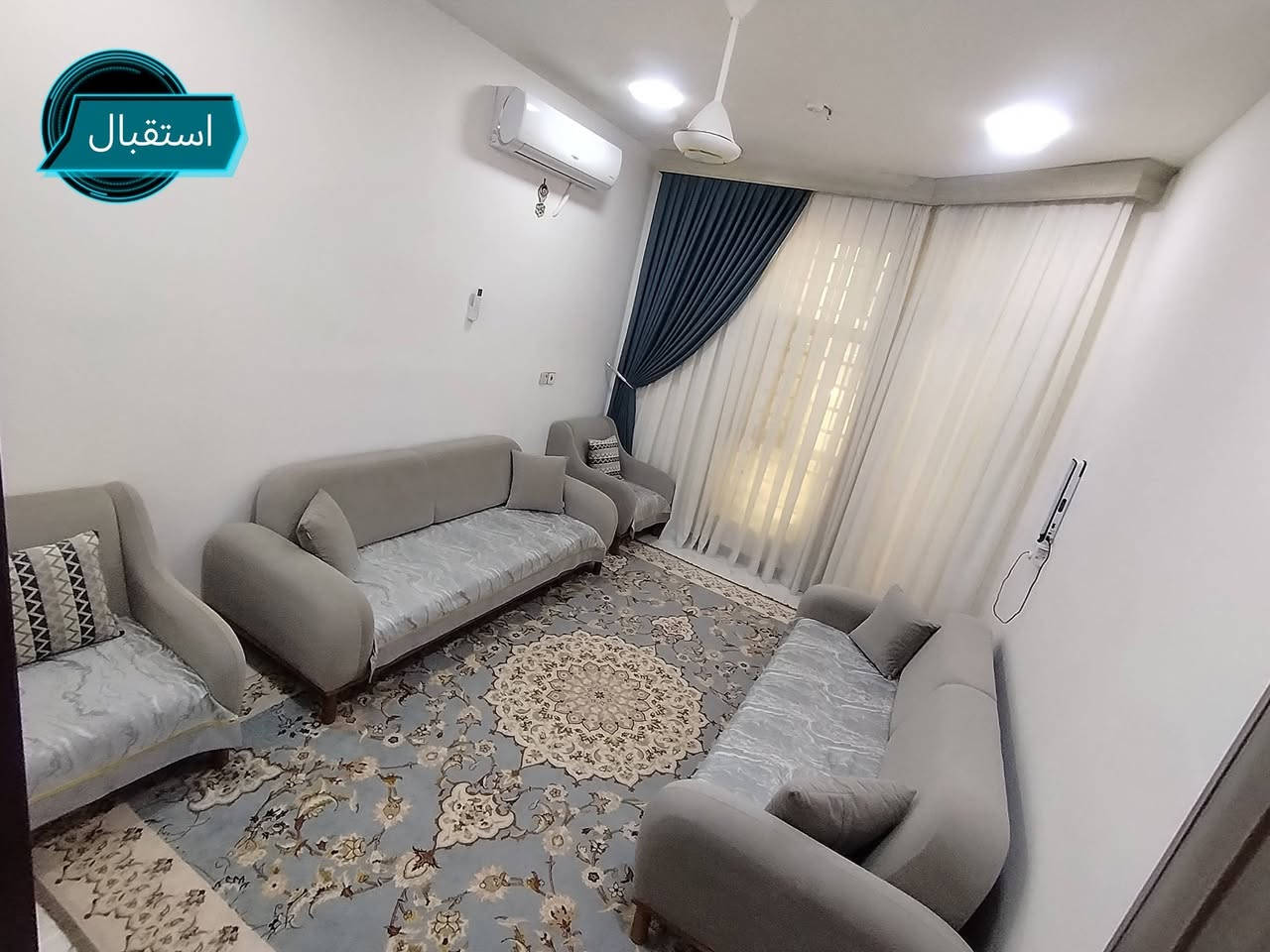 على بركة الله 
دار للبيع بمساحة ١٢٠م داخل مجمع الرواد السكني
يتكون من طابقين
يحتوي الطابق الأول على:
مطبخ+ استقبال+ هول دخلي+ غرفة نوم+مجمع صحيات + صحيات خارجية
أما الطابق الثاني فيحتوي على:
غرفتين نوم+ مجمع صحيات.
وللإستفسار أكثر يرجى الاتصال على الرقم ***********
