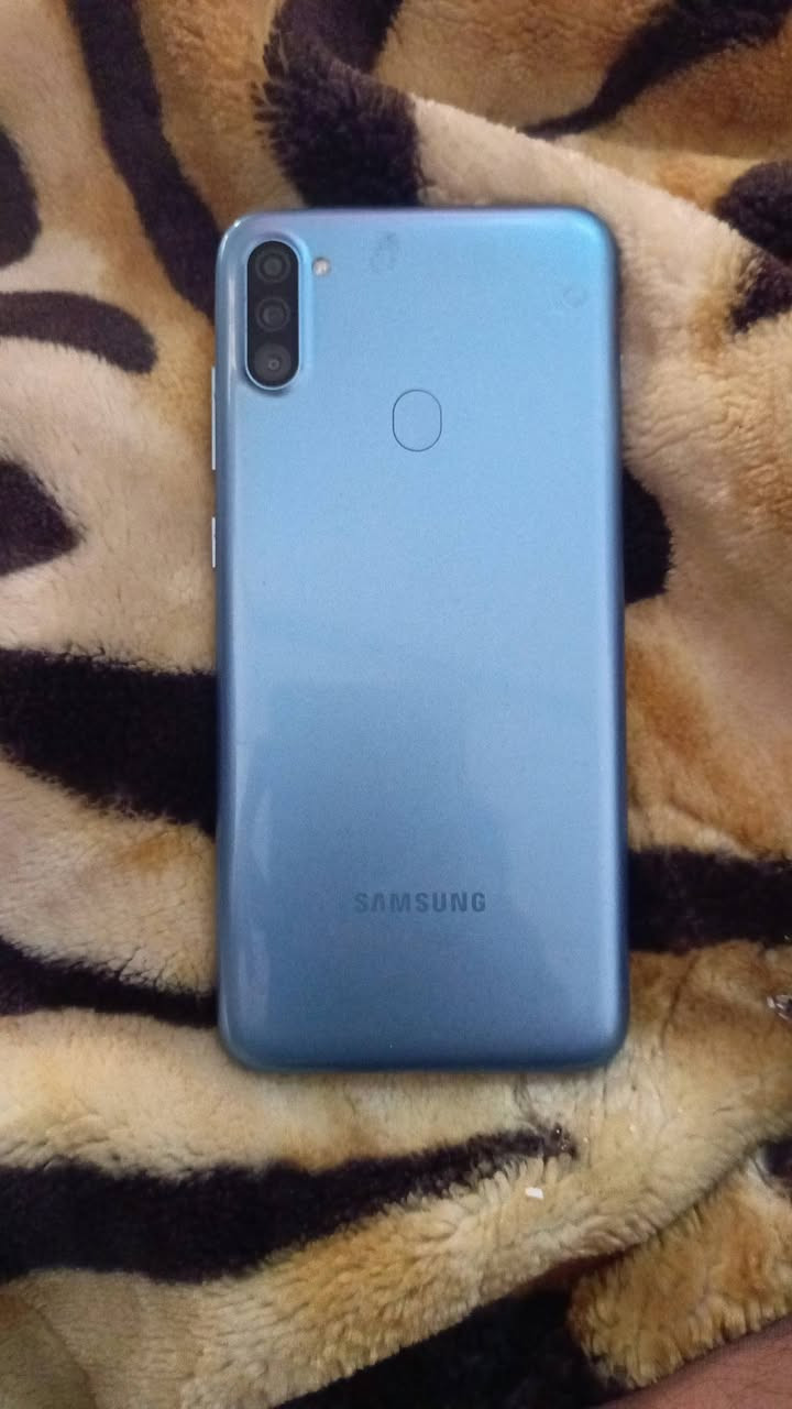 سلام عليكم جهاز اي 11نضيف كلش ممصلح ذاكره 32اي استفسار خاص موجود او واتساب *********** سعر 70
