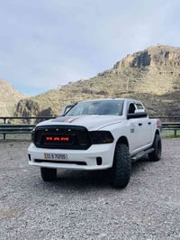 رام ١٥٠٠ • ٥٧٠٠ ٨سلندر • مرفعة ٢ونص