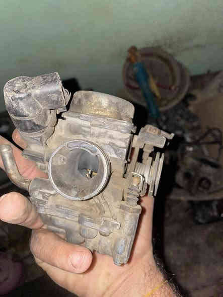 كابريتر ماكس اصليات بلادي ع شغل ثنيهن ب50  مكاني بغداد حي اور توصيل موجود 
***********
