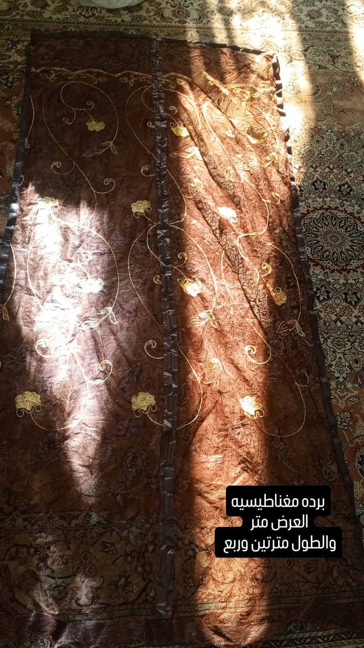 بسم الله الرحمن الرحيم 
برات قماشهن اصليه 
الجاد يتصل ***********
المكان شارع فلسطين
