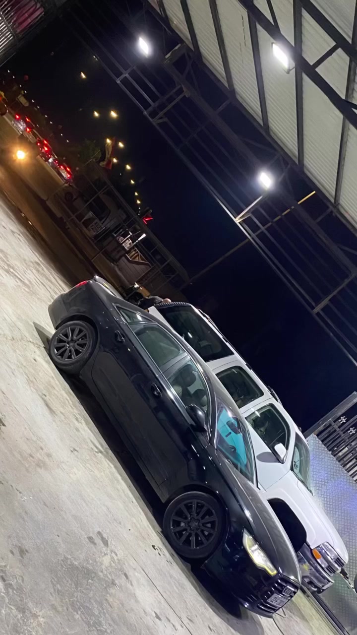 تخم وياله بلادي لا عواج ولا شي مع تاير سعر 450 بي مجال بسيط
*********** 
اذا مجاوبت اكتبلي واتساب
