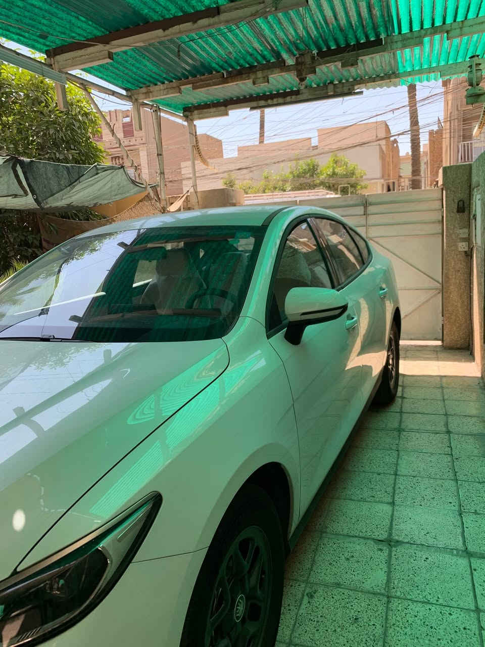 السلام عليكم  سيارة byd كن بلاس 2025 ماشية 227 كيلو فقط   السيارة بعدها وكالة  زيرو بوضع الشركة مجرد ع كد الترقيم  السيارة 
 مواصفات السيارة 
كامرة خلفية
حساسات 
مثبت سرعة
محرك ١٥٠٠
شاشه وسطية
لون ابيض والداخل ابيض المرغوب
الرقم بغداد والسيارة موجوده بغداد 
 والسيارة باسمي والتحويل ثاني يوم 
والمواصفات البقيه معروفه
السعر: 20مليون وبيها مجال بسيط
للتواصل
***********
غير متواجد ع فيس فقط واتس
