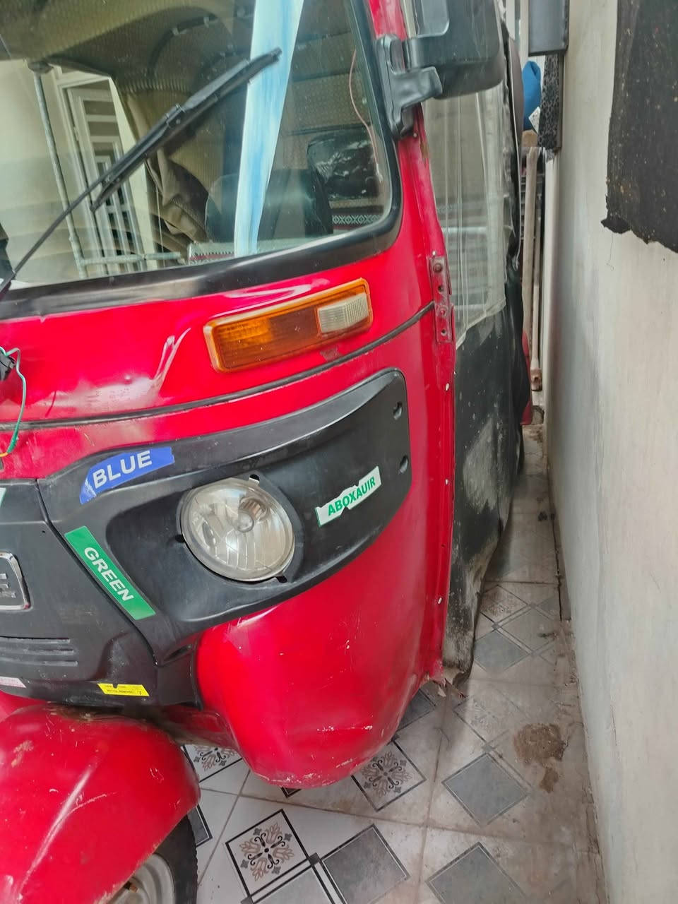 السلام وعليكم تكتك للبيع موديل ١٨ شهر ٢ كشر كدام عينك مكاني بغداد الدوره محرك تجفيت جديد عل سحك مابيه نقص ولا اخياس اوراق كامله ٧ابسمي تخم تاير جديد كهربائيات شغالة
***********واتساب السعر ٣٦٠٠ وبيه مجال حك الجيه بغداد, العراق
