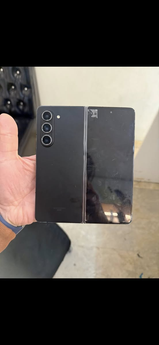 للبيع او مراوس كلكسي فولد 5 ذاكره 512 السعر 1050 نظافه فول اي خلل مابي مكان حريه ساحه عدن ***********

كلكسي نوت 20 الترا 256 مبدل شاشه وطهر مفطور السعر 275
