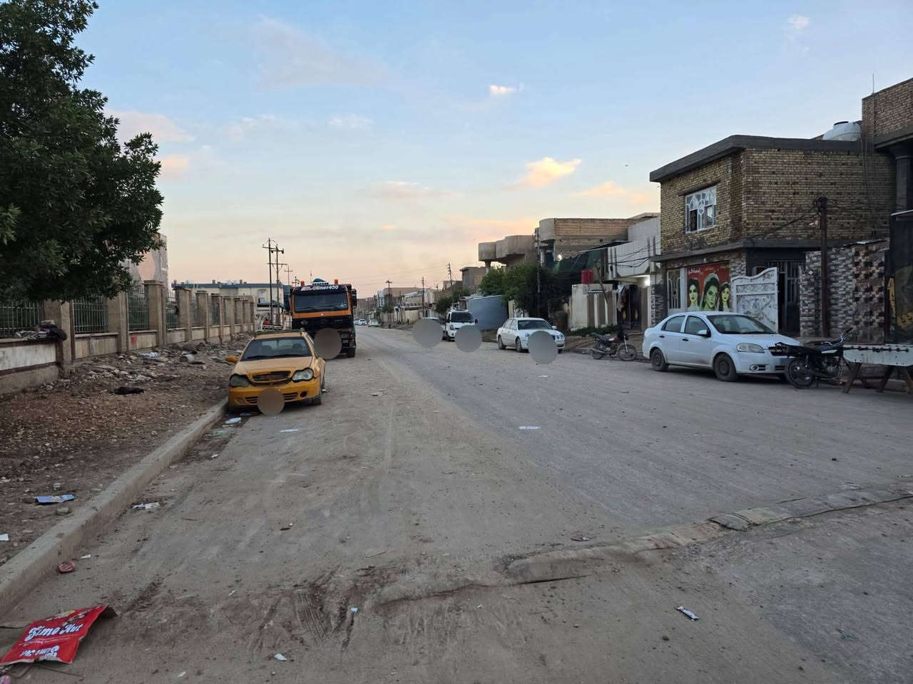 السلام عليكم بيت البيع مساحه 200 متر طابو صرف يحتوي على مشتمل
3 غرف نوم 
واستقبال 
ومطبخ 
عنوان حله حي الاساتذه
قرب المستوصف
مقابل مركز شباب 
مجاور مدرسه طه باقر الابتدائيه
قرب مركز شئون العشاير 
كامل الخدمات الاستفسار اتصل ***********
