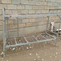 سرير للبيع حديد درجه اولى السعر 100 بمجال 07767239979