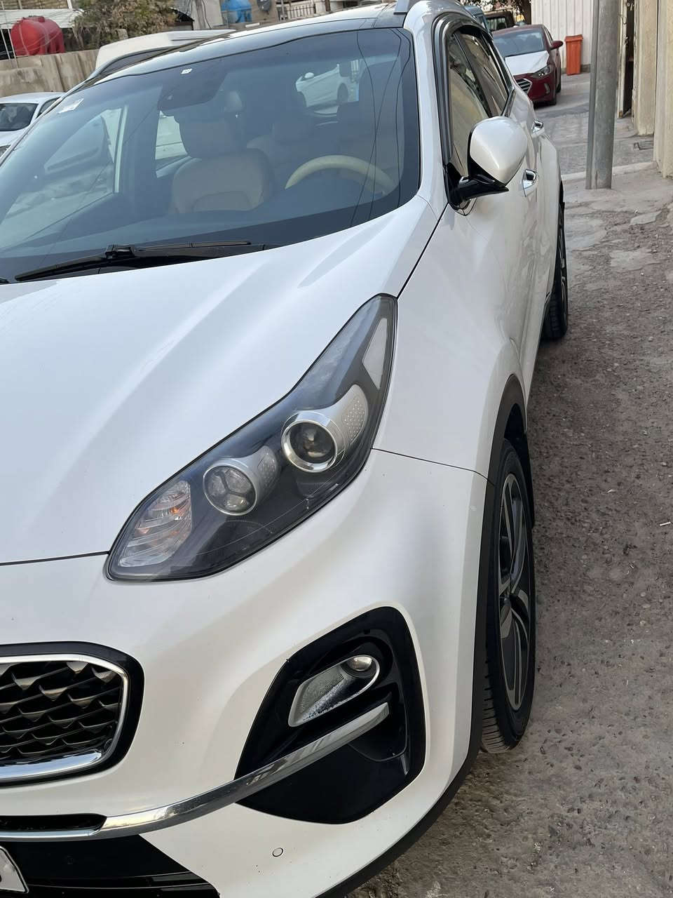 السلام عليكم
سبورتج ٢٠١٩ خليجي فول مواصفات ١/١ 
مواصفات GTLIN فول 
كفاله عامة من الصبغ والبارد 
بصمة 
بنوراما 
جنطة كهرباء 
سايد بريك بصمة
كشنات كهرباء
لايت زنون 
شاشة نفكيشن اصلية 
تبريد شاشه 
وبعد هواي مواصفات 
بيهه ماشيه ٨٥ الف رقم بغداد باسمي 
السعر ٢٠٠  بيها مجال بسيط لاتصال ***********
مكاني بغداد حي العامل
