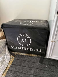 ملابس طلبات وصندوق جديد للبيع مكاني الدورة 07747885344