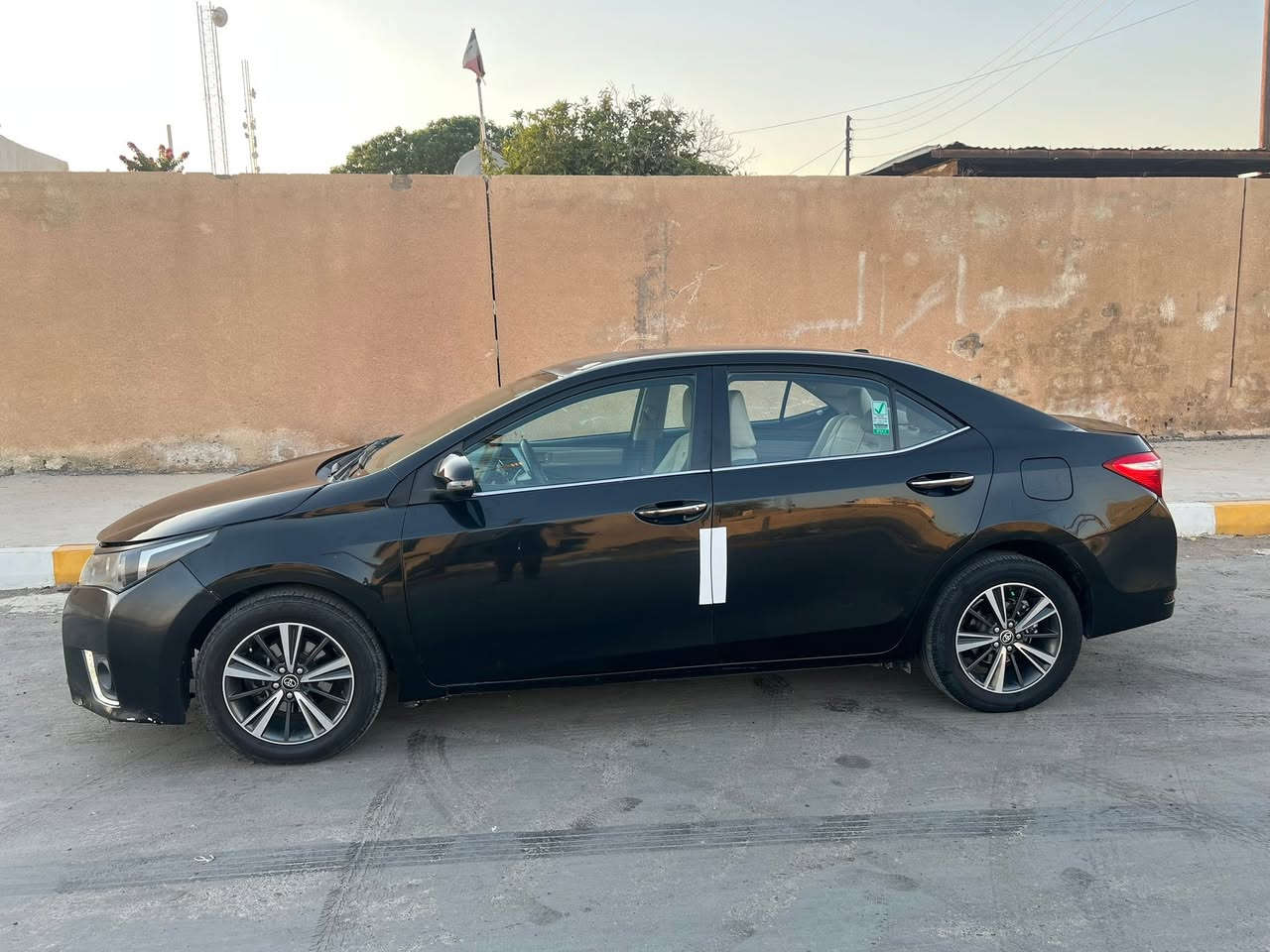 سلام عليكم ( بيع او مراوس ) 
تويوتا كورلا 2015 ستينيه وارد خليجي رقم أربيل دولي تحويل مباشر. محرك 2000 + كير أوتوماتيك مكفولات صدر جديد تبريد ثلج ❄️ كهربائيات كلها شغاله مواصفات بصمه تشغيل + أبواب كشنات جلد مري شفط سنتر لوك حساسات ويل كب كروم  سياره جاهزه تراي وين مايعجبك بيها 3 قطع + سونار بالمنشور مكاني سامراء 
السعر 115 بيها مجال بسيط للشراي 

***********

