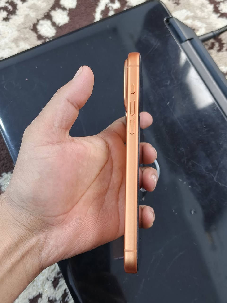 السلام عليكم
ايفون 17 برو ماكس شريحة الكترونية ذاكرة256 الجهاز كامل ملحقات الجهاز مكفول بطارية100 
عدد دورات الشحن 15
السعر1800وبي مجال رقم الهاتف
*********** الرقم بي وتساب
