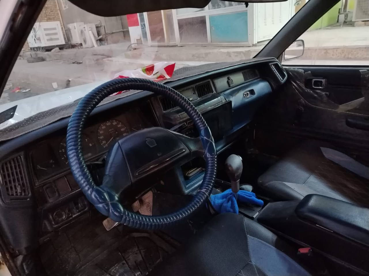 سيدان موديل ٩٠ اصل سعودي كشن ناصي مكينه وكير جدد تبريد كهربائية كله شغاله  حداديه اماميه وخلفيه بل كارتون ماعدى دبلات بيهن ضعف دواخل جديده بطاين زلغ مابيهن جام ميكانيكي ٤ جامات يصعدن وينزلن اربع بوب تتقفل سياره حلوه وجاهزة من كلشي بيه طخه زغيرة بلمدكر كد شبر ومعمره سعر ٥٢ ورقة وبيه مجال مكاني ناصريه سوك الشيوخ ‏‪***********
