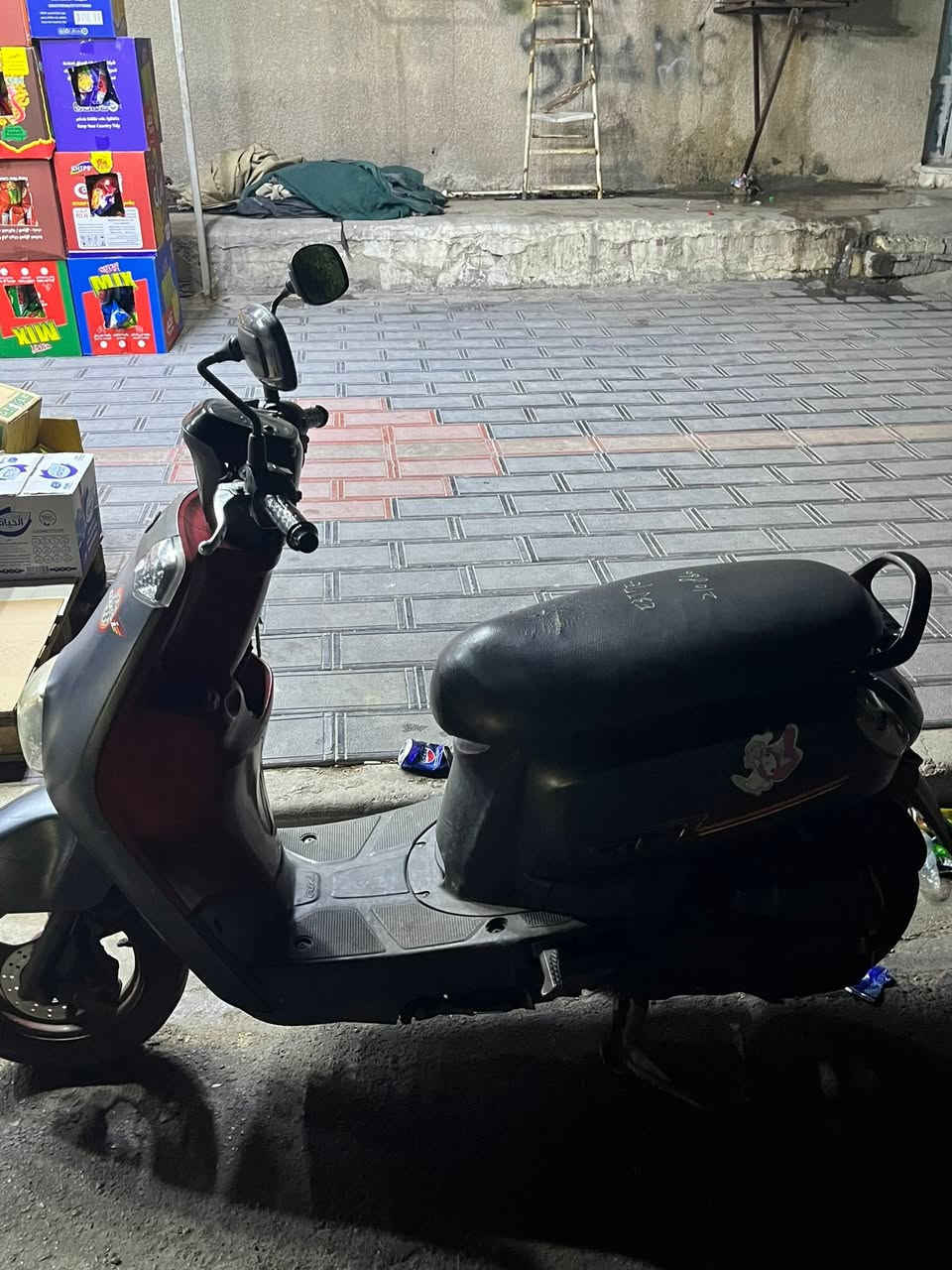 ماكس بوليسي دراجه رمبه  كفاله عامه نضافه 100/100 صارلها أسبوع طالعه من الرمبه للبيع *********** مكاني كاظميه اتصل وسهله عل سعر
