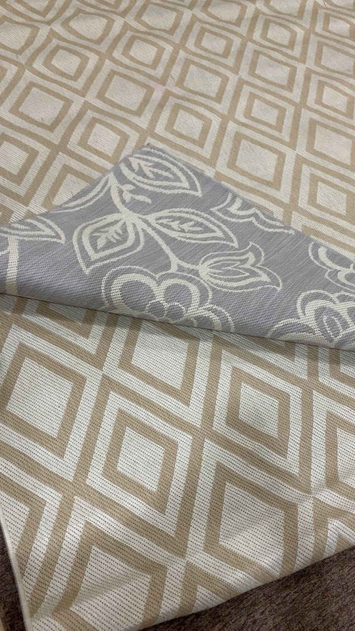 السلام عليكم بنات عندي موكيت حياكه نوع كلش حلو ببز قطعتين خوات مثل ما واضح عدكم جديدات العرض مترين ونص والطول  ثلاث أمتار


**إذا كنت صاحب هذا الإعلان وتريد حذفه لأي سبب، رجاءا أرسل رسالة إلى الدعم الفني**