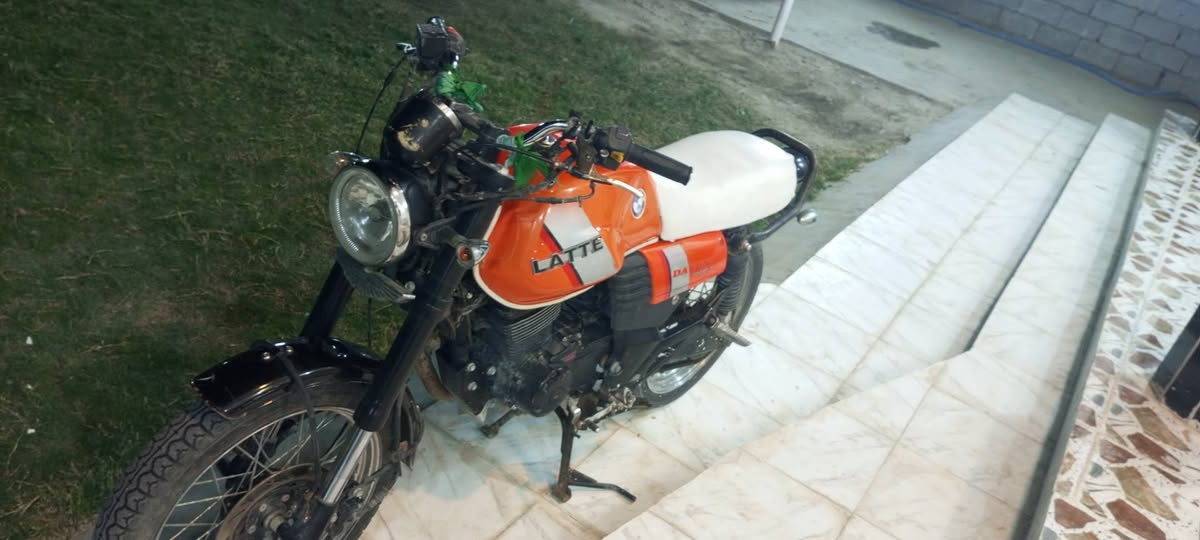 السلام عليكم  دراجه دايون لايتي موديل 21 اوراق كامله  الدراجه مابيه كل نقص مكان بابل ابي غرق الشراي يتصل  ***********
