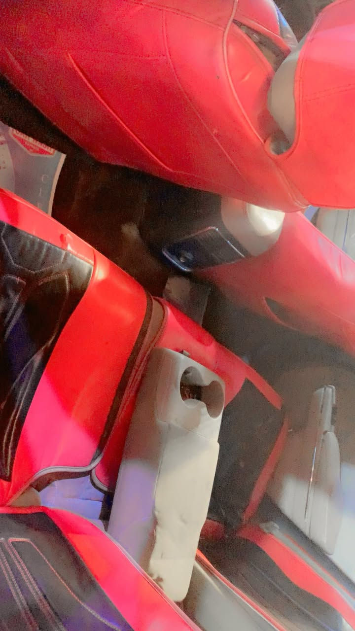 السلام عليكم جارجر 2012وارد كندي بدون حادث كلين حادثه بل عراق جاملغين جهه سايق السياره فور ويل ملغي كله السياره يرادلهه صدر فقط صدرهه تعبان السعر ١٣١وبيهه مجال رقم ***********
